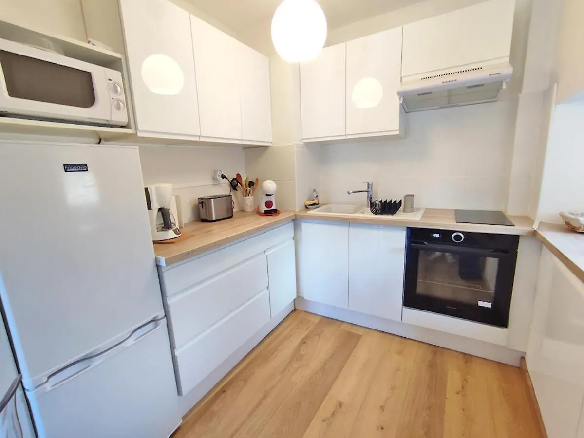 Chez Dominique, T2, Centre Ville, Vue Montagne, Wifi, 4 Personnes Bagneres-de-Luchon Apartment