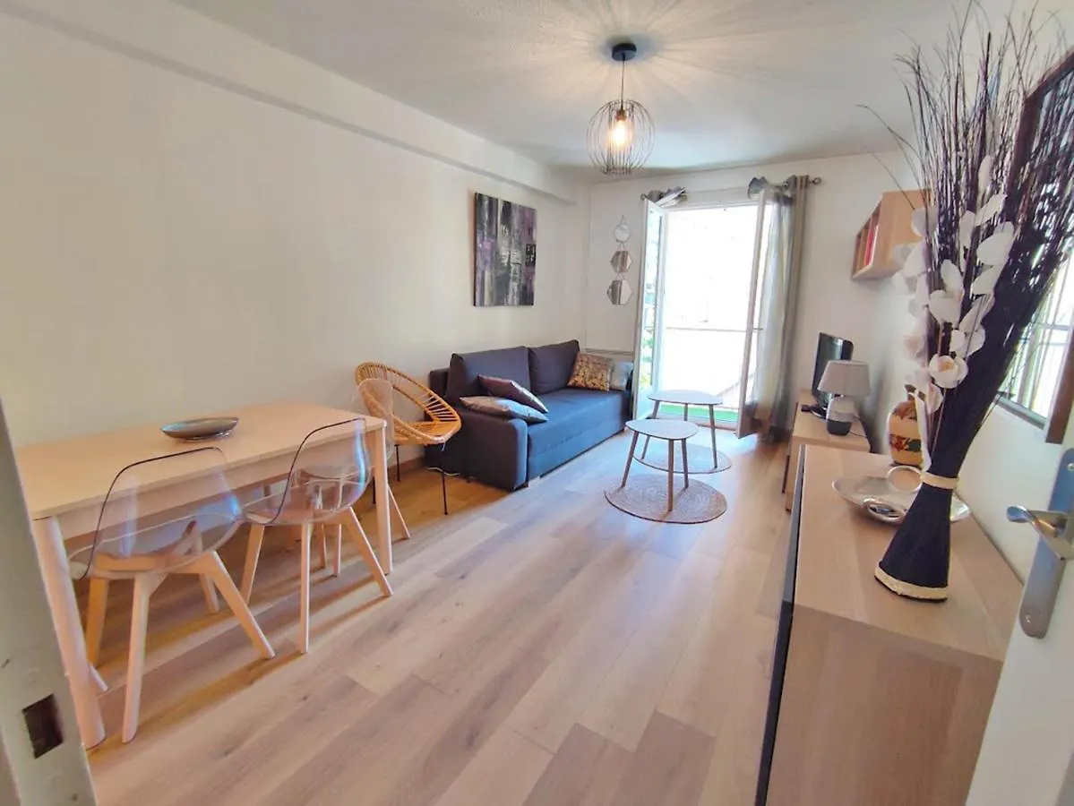 Apartment Chez Dominique, T2, Centre Ville, Vue Montagne, Wifi, 4 Personnes Bagneres-de-Luchon